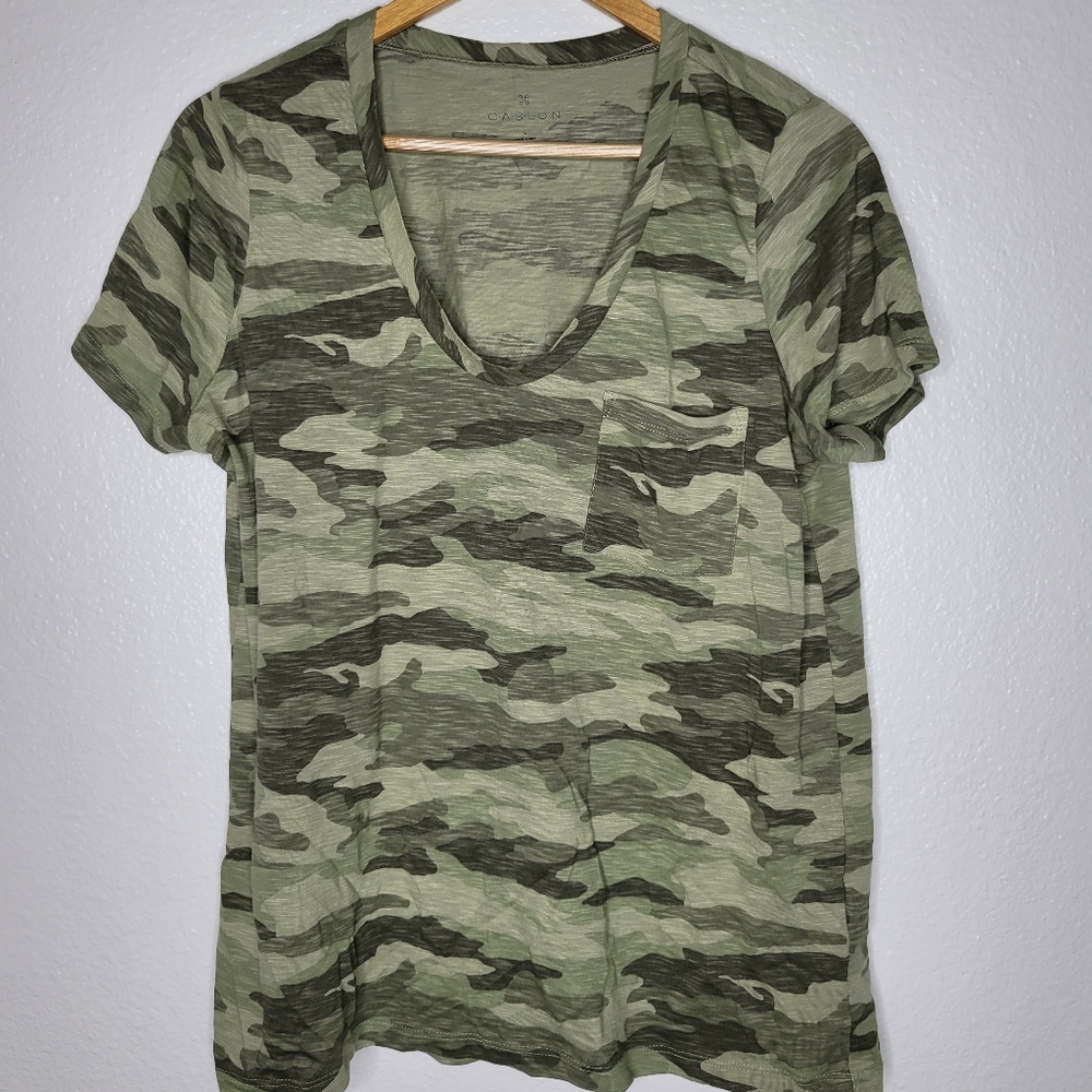 Caslon tshirt